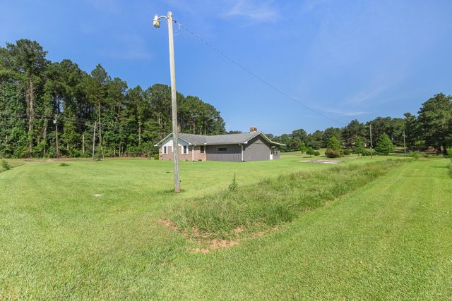 896 River Rd., Hattiesburg, MS 39401