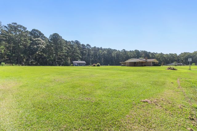 896 River Rd., Hattiesburg, MS 39401
