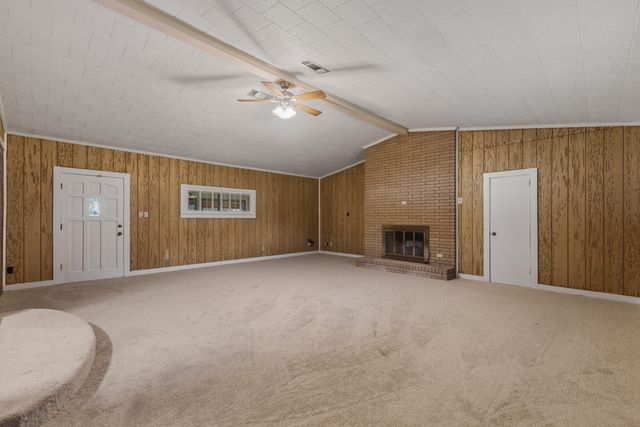 896 River Rd., Hattiesburg, MS 39401