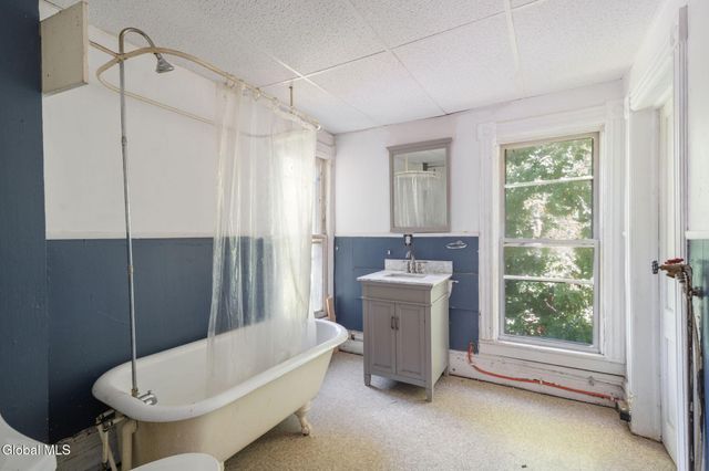 48 Center Street, Fonda, NY 12068