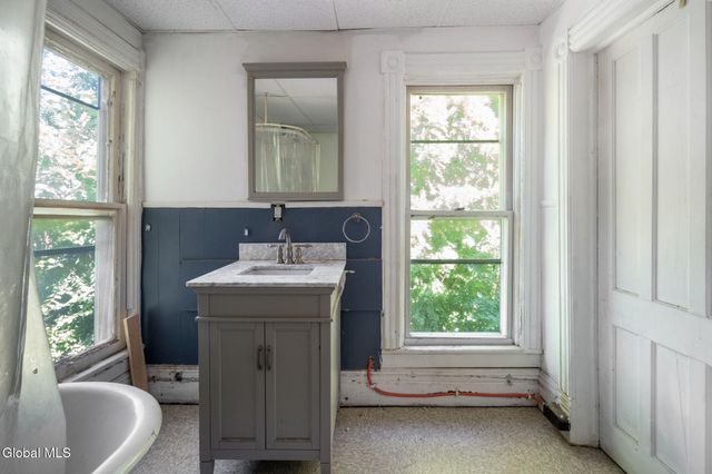 48 Center Street, Fonda, NY 12068