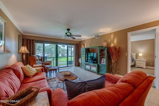 944 S Peninsula Dr Apt 102, Daytona Beach, FL 32118
