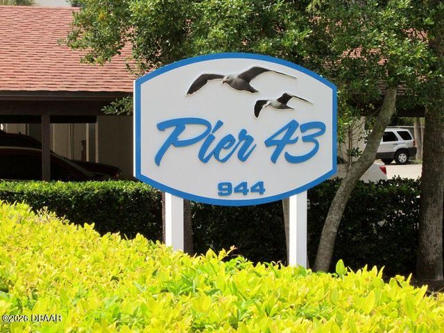 944 S Peninsula Dr Apt 102, Daytona Beach, FL 32118