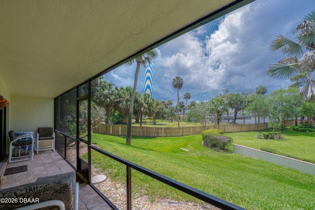 944 S Peninsula Dr Apt 102, Daytona Beach, FL 32118