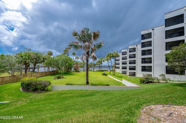 944 S Peninsula Dr Apt 102, Daytona Beach, FL 32118