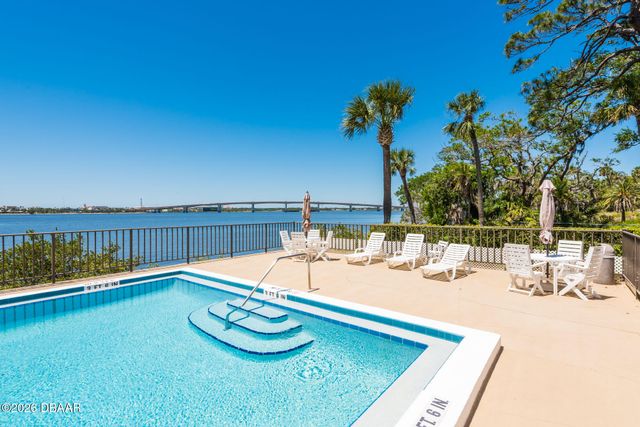 944 S Peninsula Dr Apt 102, Daytona Beach, FL 32118