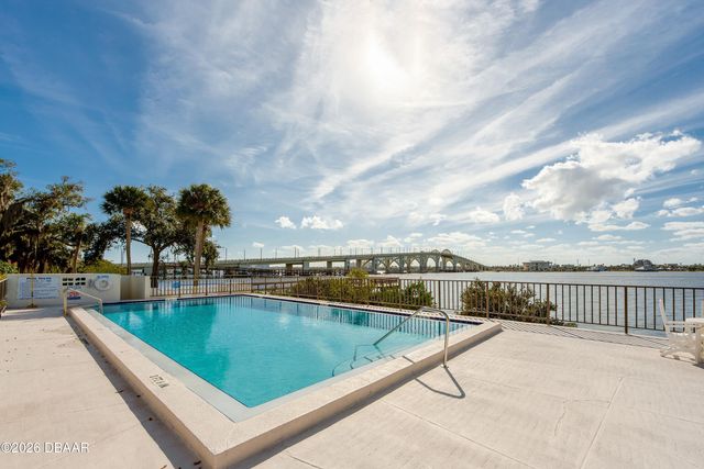 944 S Peninsula Dr Apt 102, Daytona Beach, FL 32118