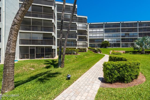 944 S Peninsula Dr Apt 102, Daytona Beach, FL 32118