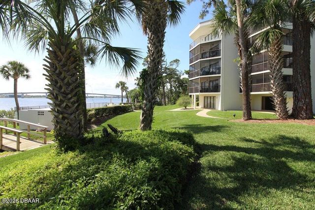 944 S Peninsula Dr Apt 102, Daytona Beach, FL 32118