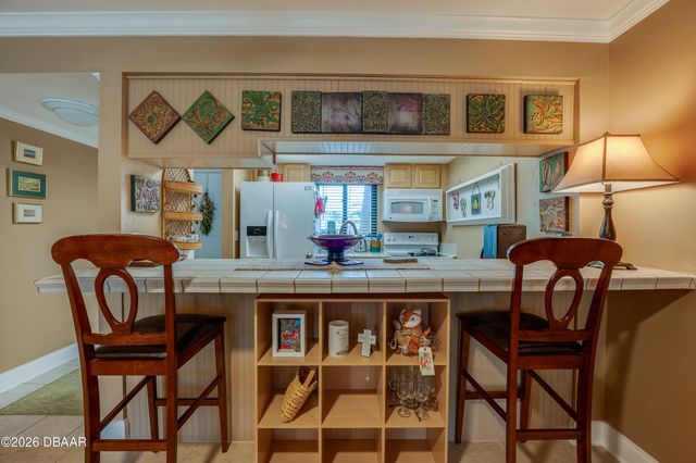 944 S Peninsula Dr Apt 102, Daytona Beach, FL 32118