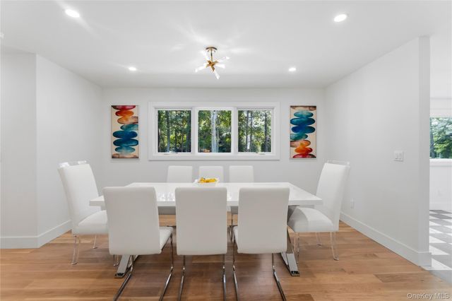 31 Saw Mill Road, Cold Spring Harbor, NY 11724