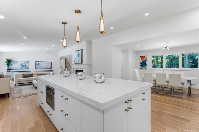 31 Saw Mill Road, Cold Spring Harbor, NY 11724
