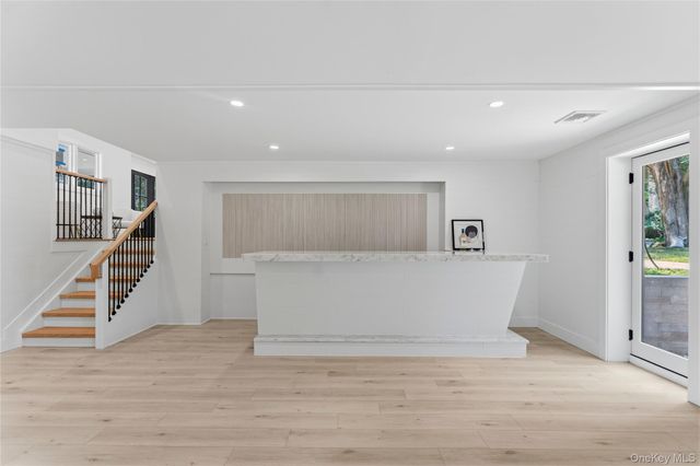 31 Saw Mill Road, Cold Spring Harbor, NY 11724