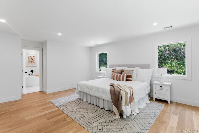 31 Saw Mill Road, Cold Spring Harbor, NY 11724