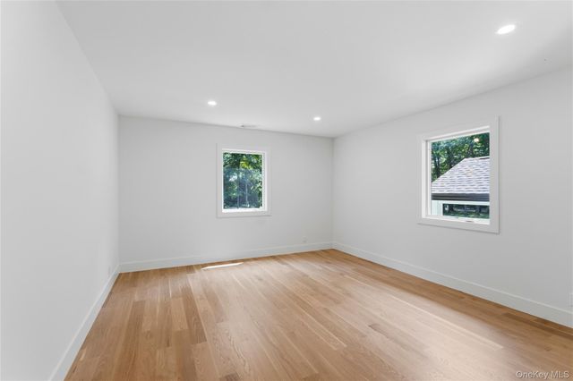 31 Saw Mill Road, Cold Spring Harbor, NY 11724