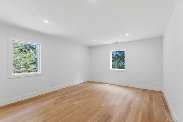 31 Saw Mill Road, Cold Spring Harbor, NY 11724