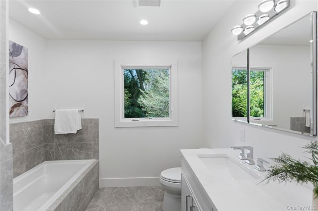 31 Saw Mill Road, Cold Spring Harbor, NY 11724