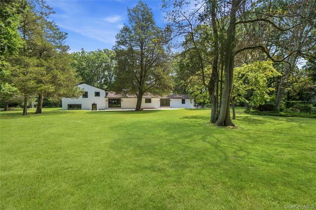 31 Saw Mill Road, Cold Spring Harbor, NY 11724