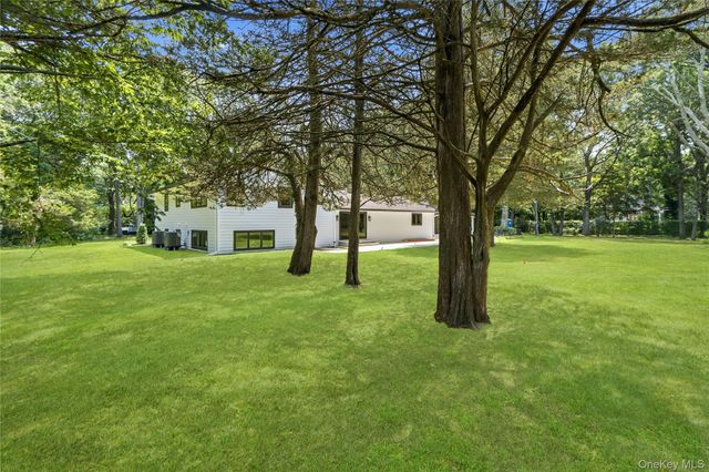 31 Saw Mill Road, Cold Spring Harbor, NY 11724