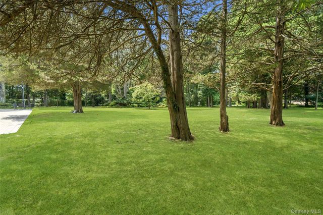 31 Saw Mill Road, Cold Spring Harbor, NY 11724