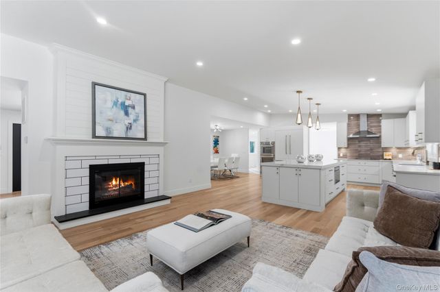 31 Saw Mill Road, Cold Spring Harbor, NY 11724