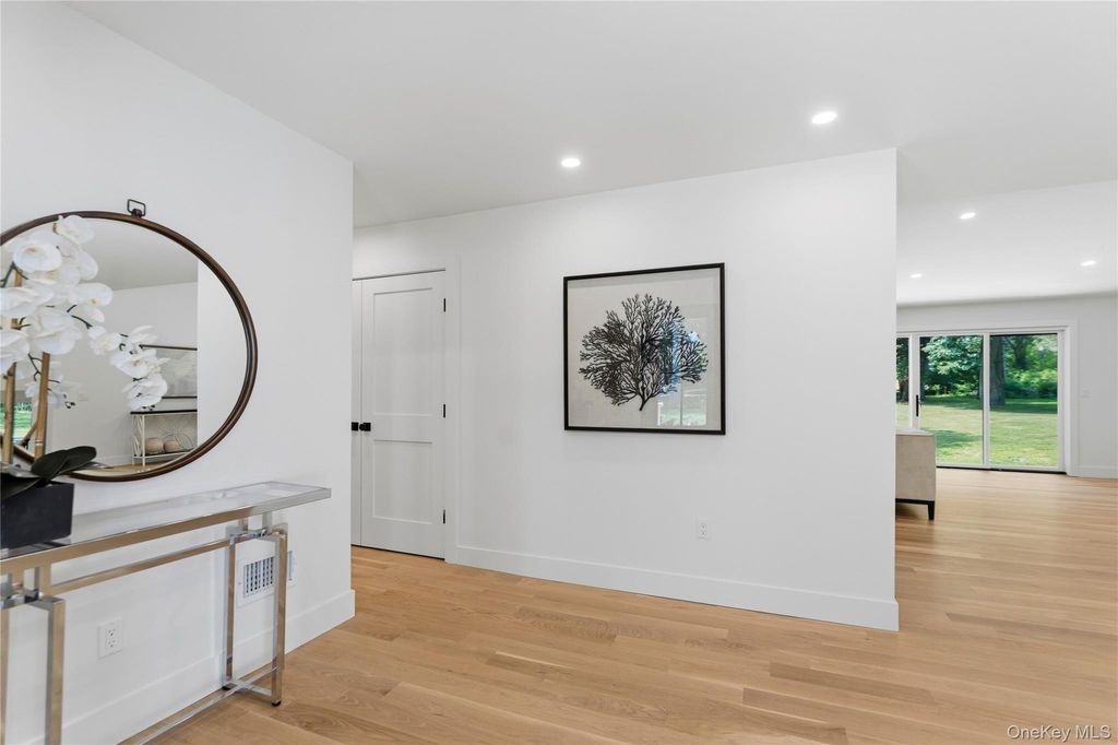 31 Saw Mill Road, Cold Spring Harbor, NY 11724 — photo 5