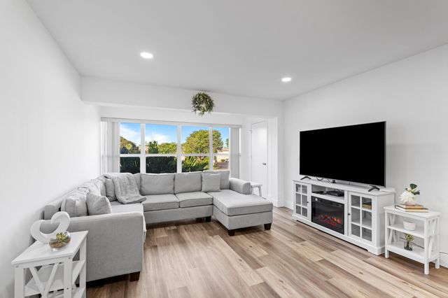 2915 SW 15th Street 204, Delray Beach, FL 33445