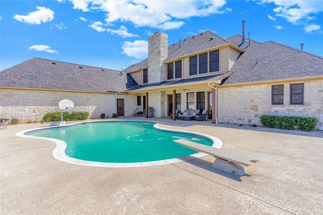 4520 S Nolan River Road, Cleburne, TX 76033