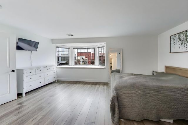 872 Quin Court 102, Naperville, IL 60563