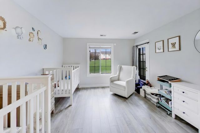 872 Quin Court 102, Naperville, IL 60563