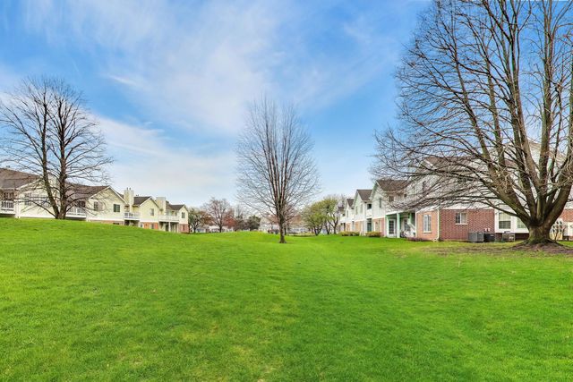 872 Quin Court 102, Naperville, IL 60563