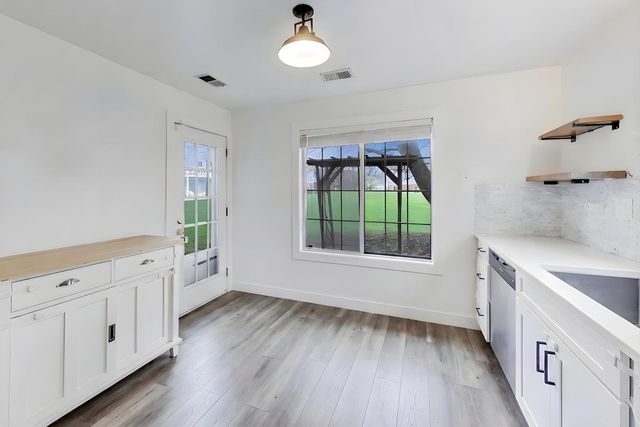 872 Quin Court 102, Naperville, IL 60563