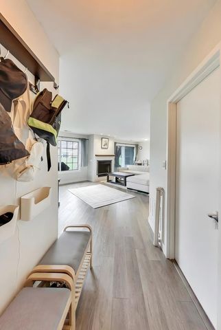 872 Quin Court 102, Naperville, IL 60563