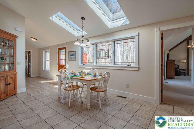 2245 North Lane, Upper Macungie Twp, PA 18106