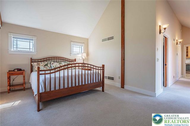 2245 North Lane, Upper Macungie Twp, PA 18106