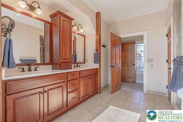 2245 North Lane, Upper Macungie Twp, PA 18106