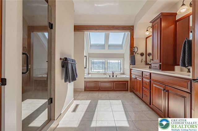 2245 North Lane, Upper Macungie Twp, PA 18106