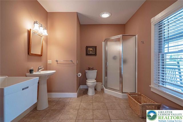 2245 North Lane, Upper Macungie Twp, PA 18106