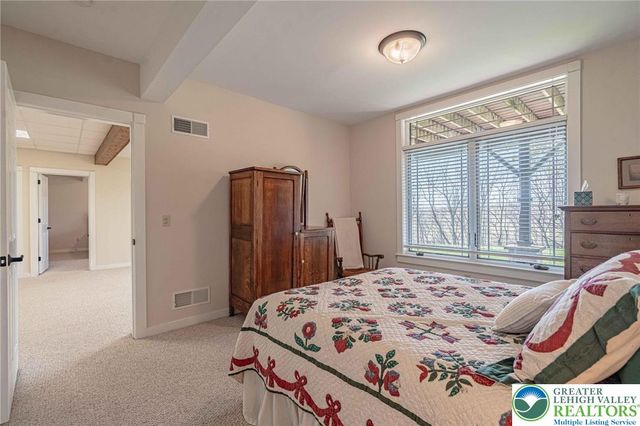 2245 North Lane, Upper Macungie Twp, PA 18106