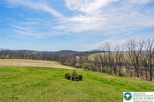2245 North Lane, Upper Macungie Twp, PA 18106
