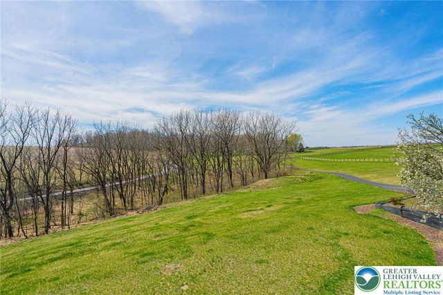 2245 North Lane, Upper Macungie Twp, PA 18106