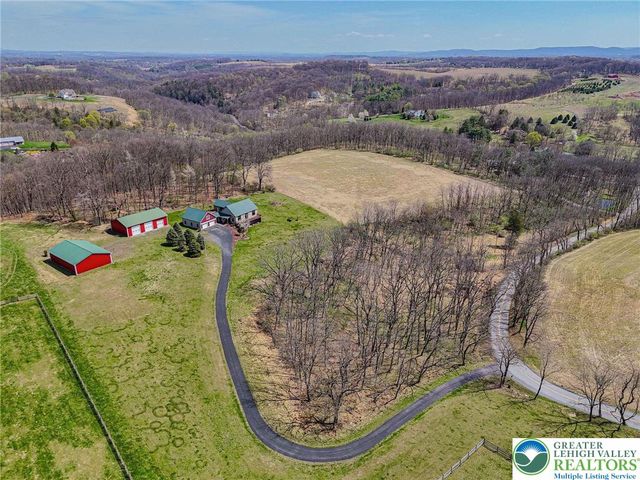 2245 North Lane, Upper Macungie Twp, PA 18106