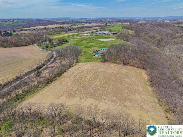 2245 North Lane, Upper Macungie Twp, PA 18106
