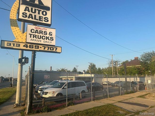 13400 GRATIOT Avenue, Detroit, MI 48205