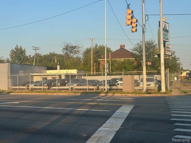 13400 GRATIOT Avenue, Detroit, MI 48205
