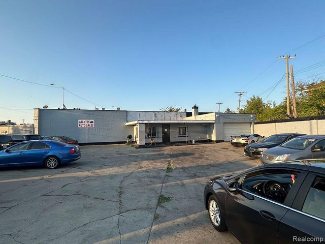 13400 GRATIOT Avenue, Detroit, MI 48205