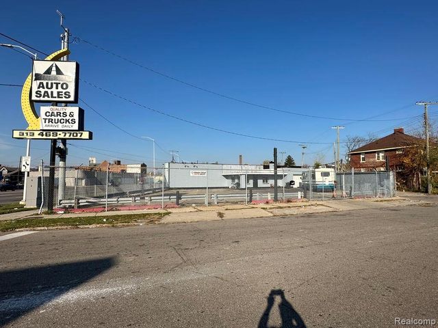 13400 GRATIOT Avenue, Detroit, MI 48205