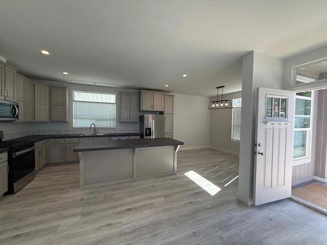 1499 Old Mountain Avenue 16, San Jacinto, CA 92583