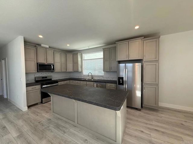 1499 Old Mountain Avenue 16, San Jacinto, CA 92583