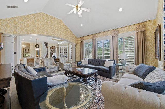 39 Forest Green Trail, Kingwood, TX 77339